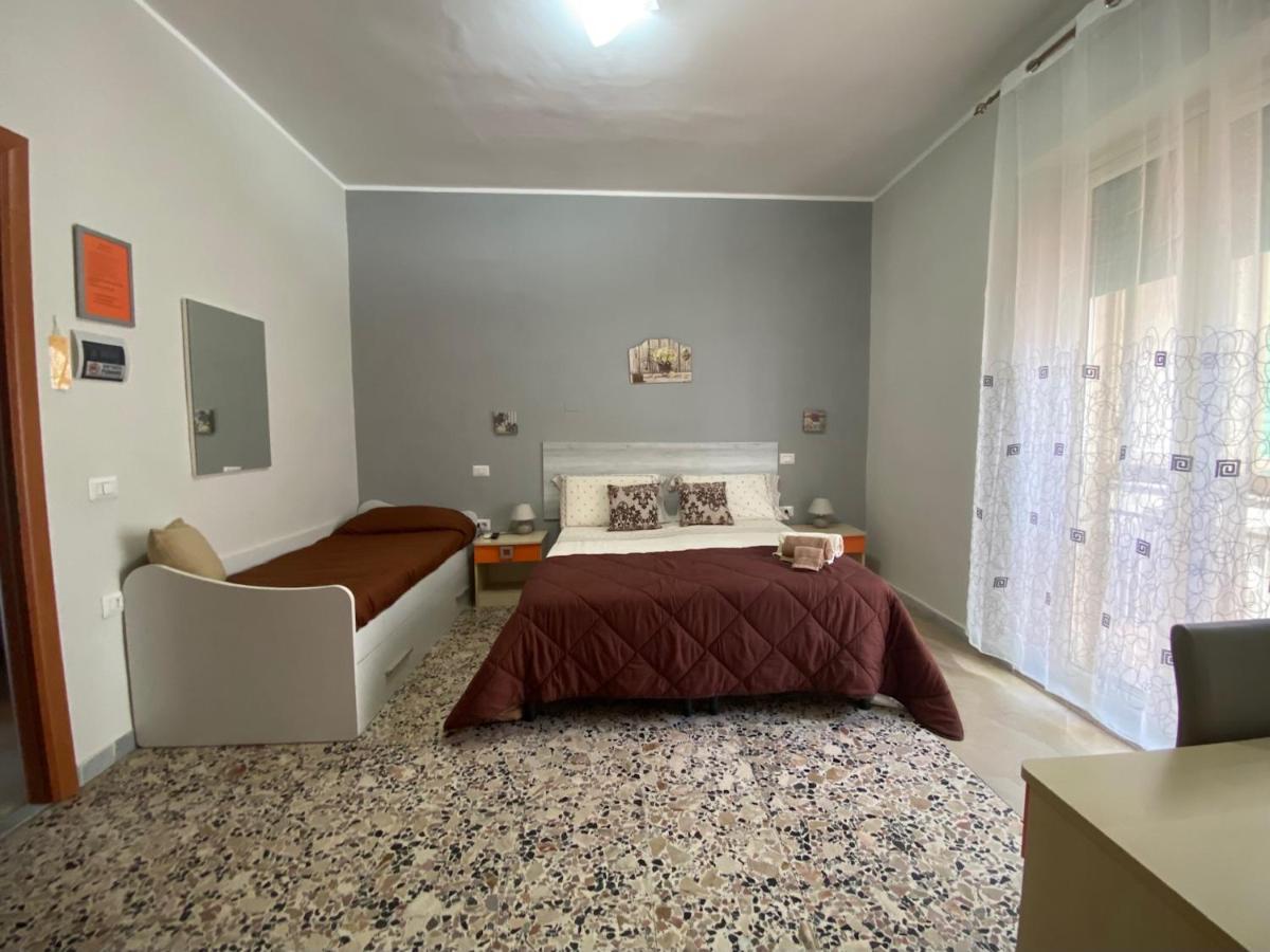 Bed and Breakfast La Pietra Preziosa Crotone Exterior foto