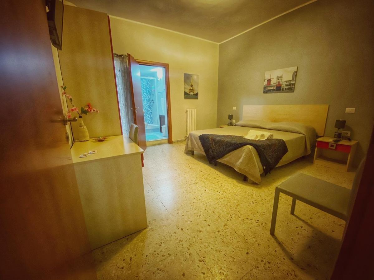 Bed and Breakfast La Pietra Preziosa Crotone Exterior foto