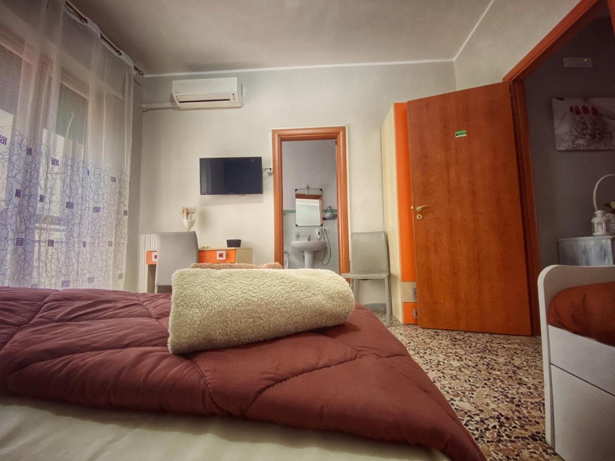 Bed and Breakfast La Pietra Preziosa Crotone Exterior foto