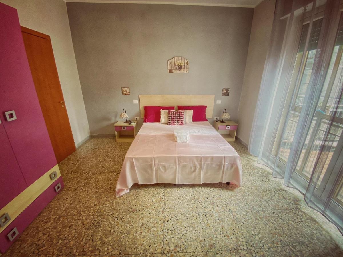 Bed and Breakfast La Pietra Preziosa Crotone Exterior foto