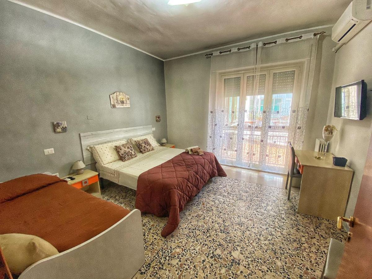 Bed and Breakfast La Pietra Preziosa Crotone Exterior foto