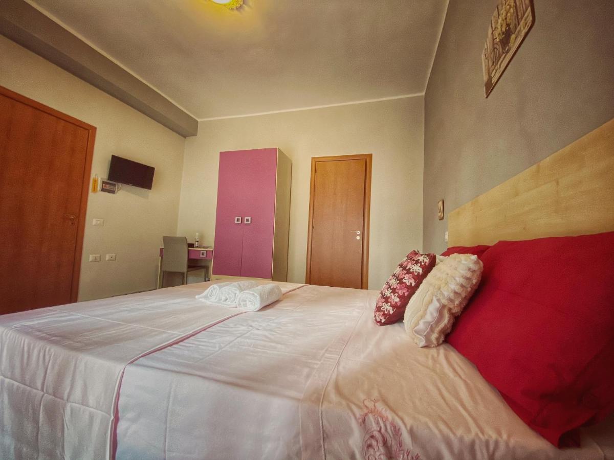 Bed and Breakfast La Pietra Preziosa Crotone Exterior foto