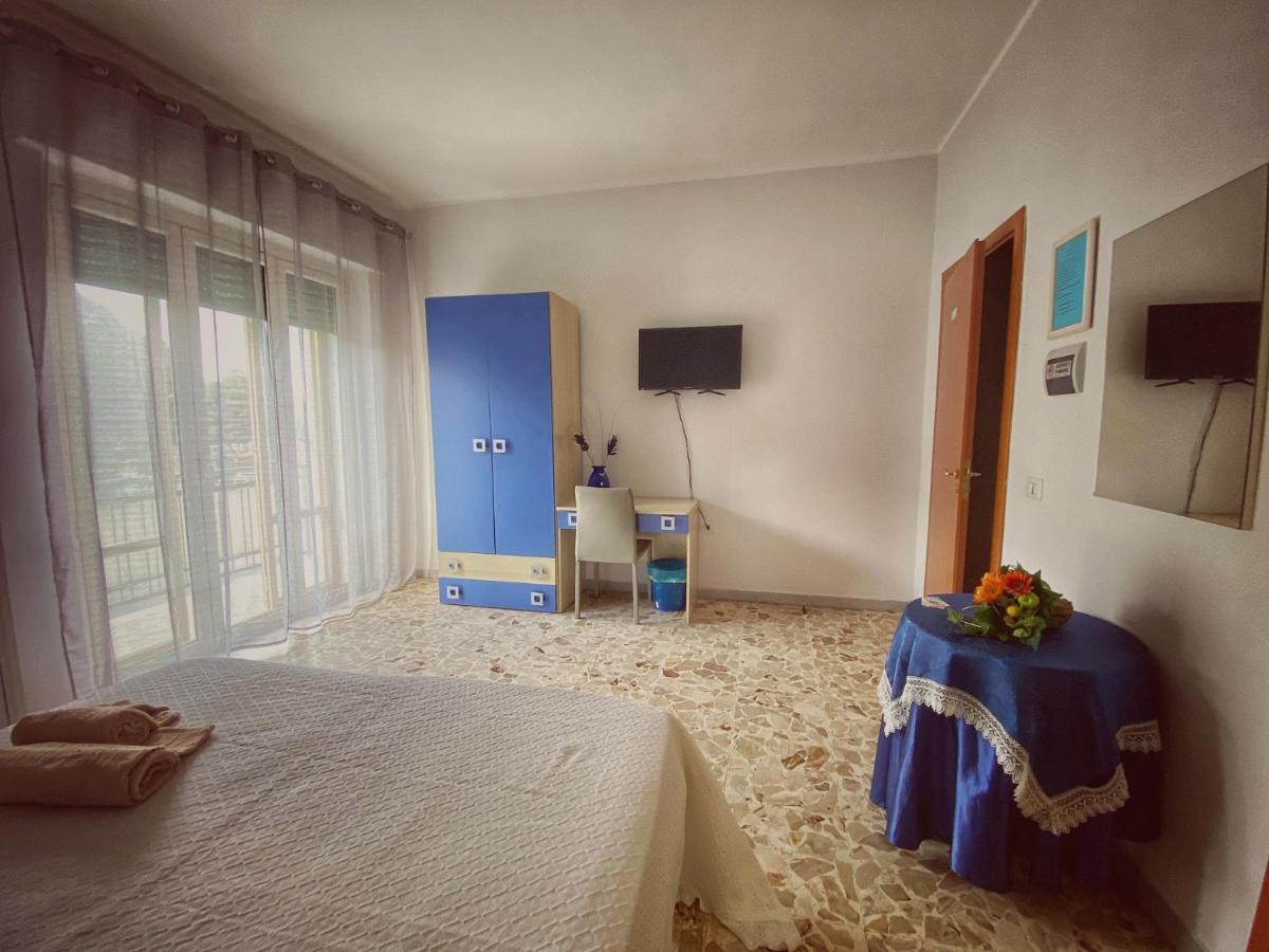 Bed and Breakfast La Pietra Preziosa Crotone Exterior foto